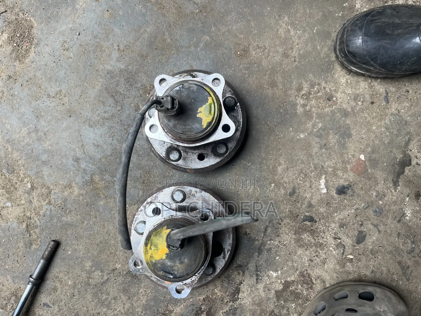 Toyota Camry 2004 Rear Hub (Back Hub) Available