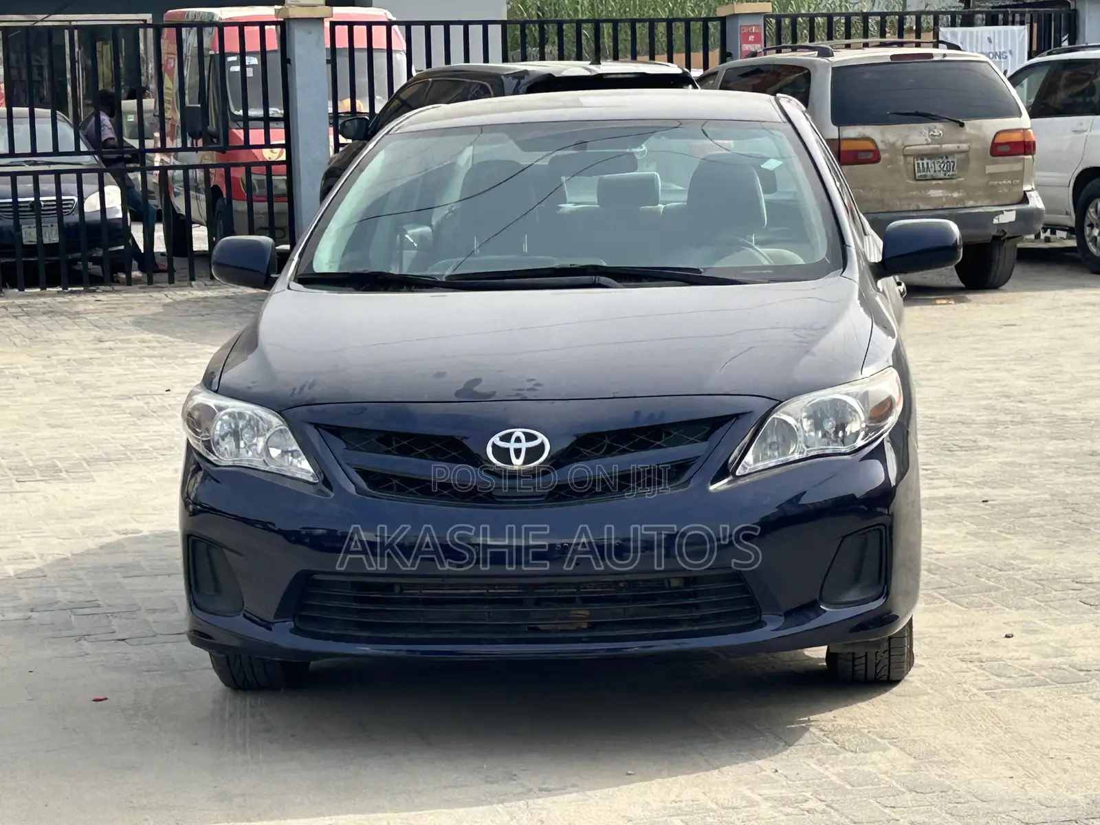Toyota Corolla LE 4dr Sedan (1.8L 4cyl 4A) 2013 Blue