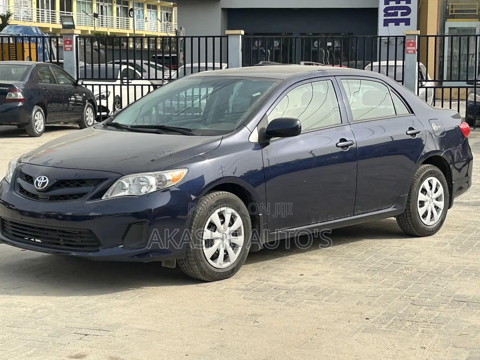 Toyota Corolla LE 4dr Sedan (1.8L 4cyl 4A) 2013 Blue