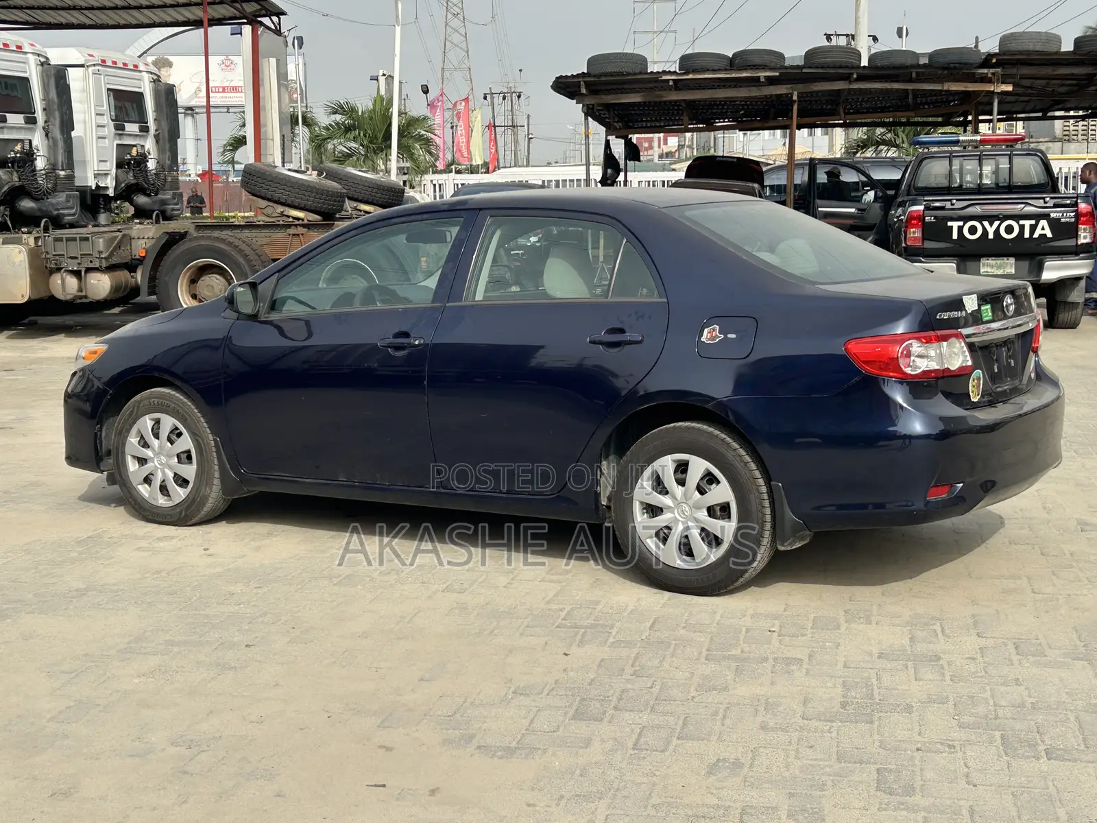 Toyota Corolla LE 4dr Sedan (1.8L 4cyl 4A) 2013 Blue