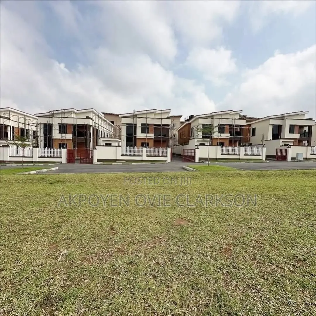 4bdrm Duplex in Life Camp for sale
