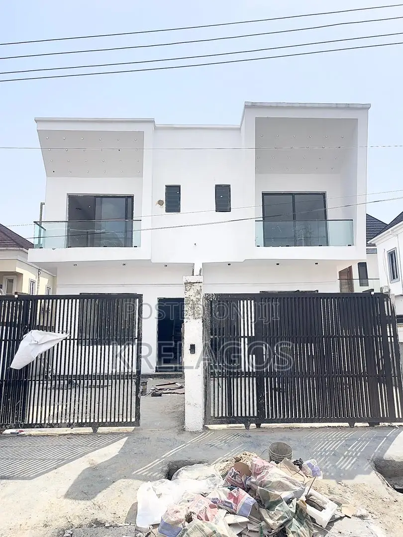 4bdrm Duplex in Chevron for sale