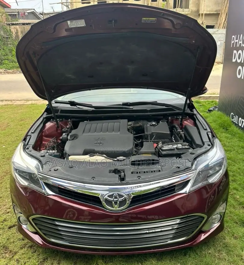 Toyota Avalon XLE Premium Sedan FWD (3.5L 6cyl 6A) 2013 Burgundy