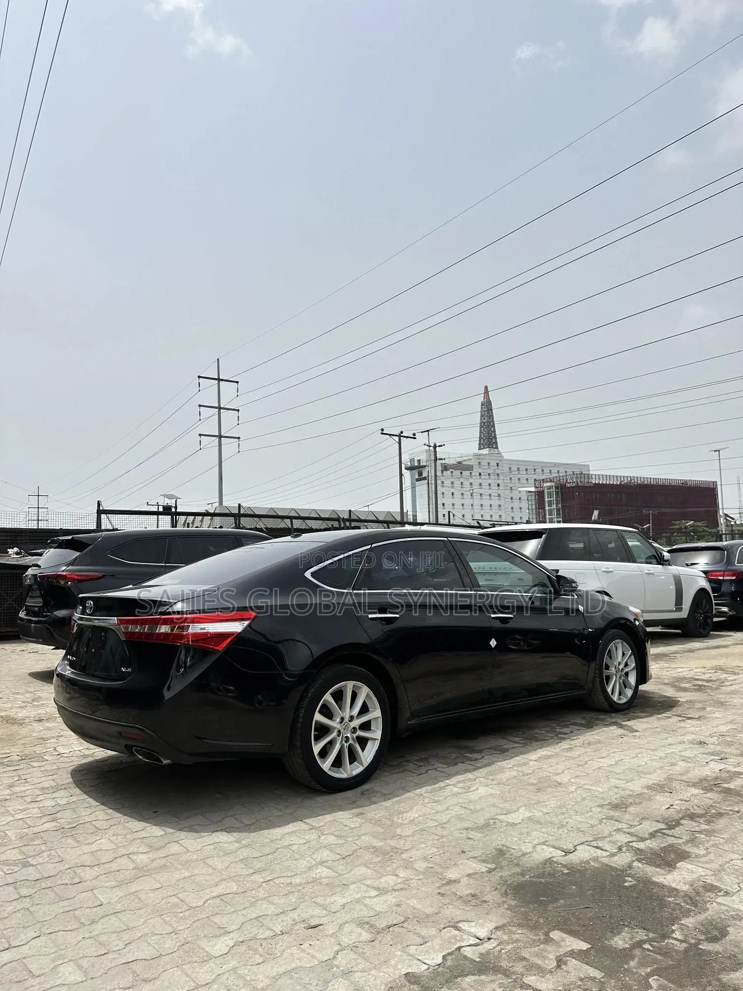 Toyota Avalon XLE Premium Sedan FWD (3.5L 6cyl 6A) 2013 Black