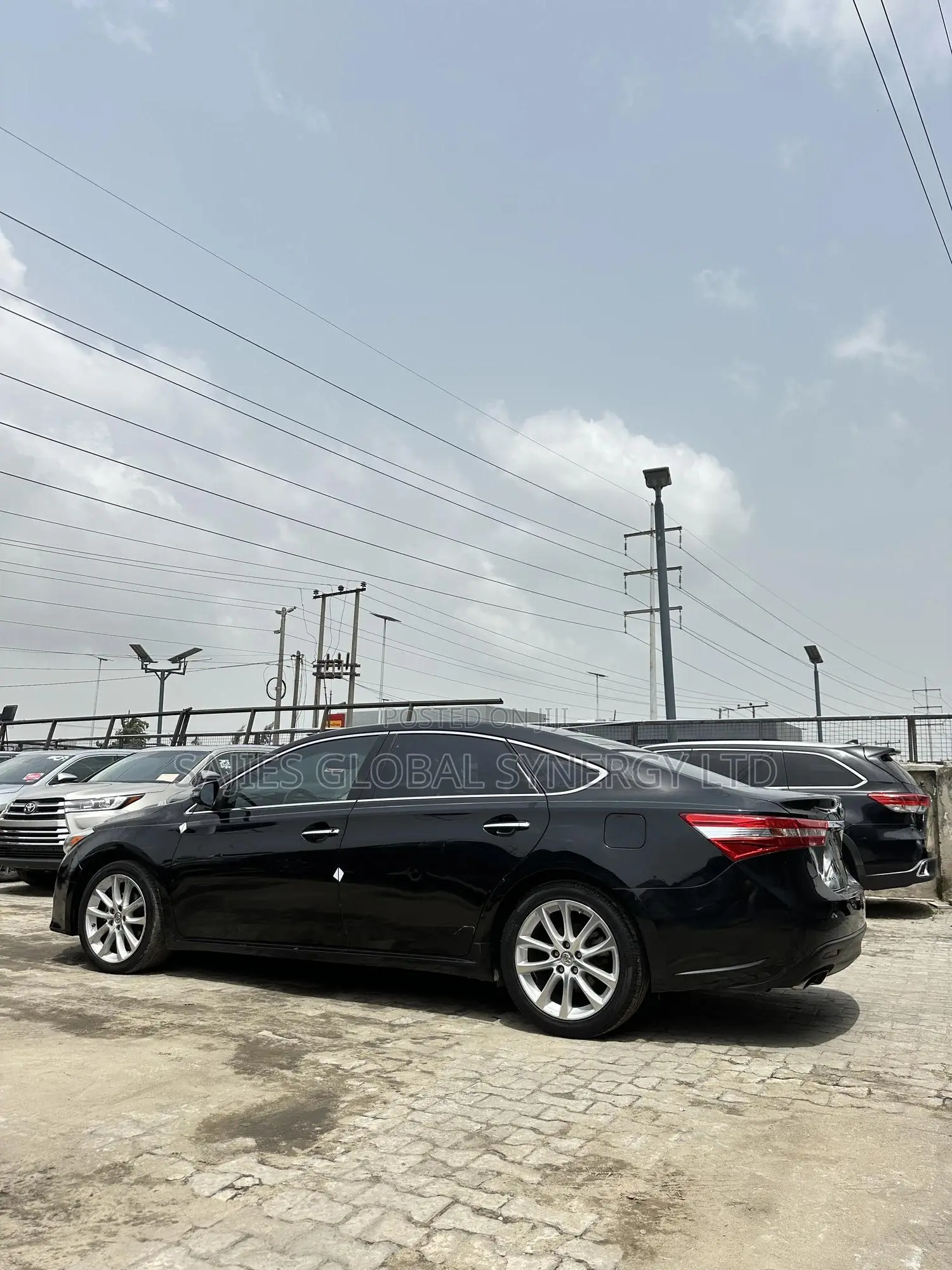 Toyota Avalon XLE Premium Sedan FWD (3.5L 6cyl 6A) 2013 Black