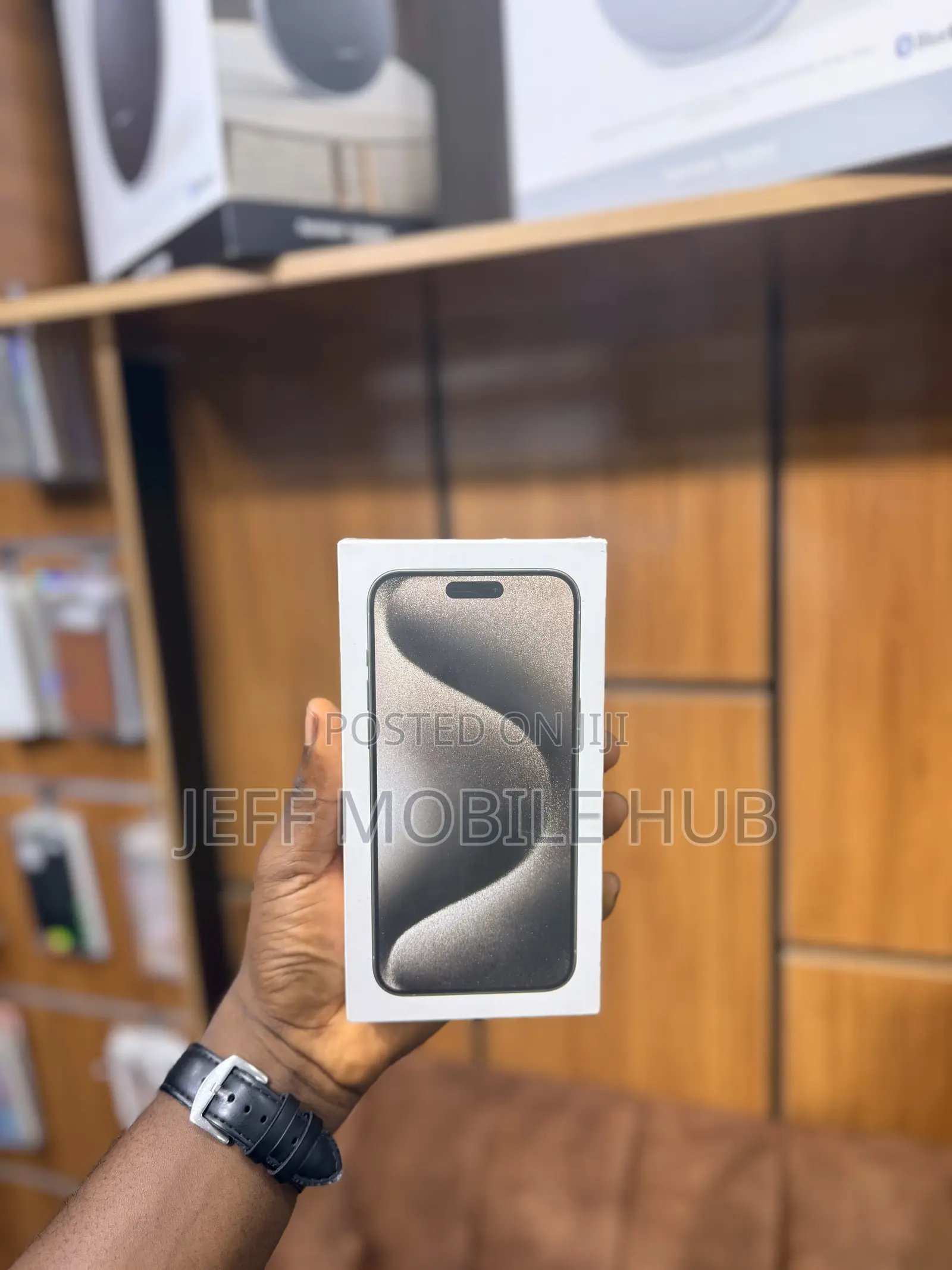 New Apple iPhone 15 Pro Max 256 GB Gold