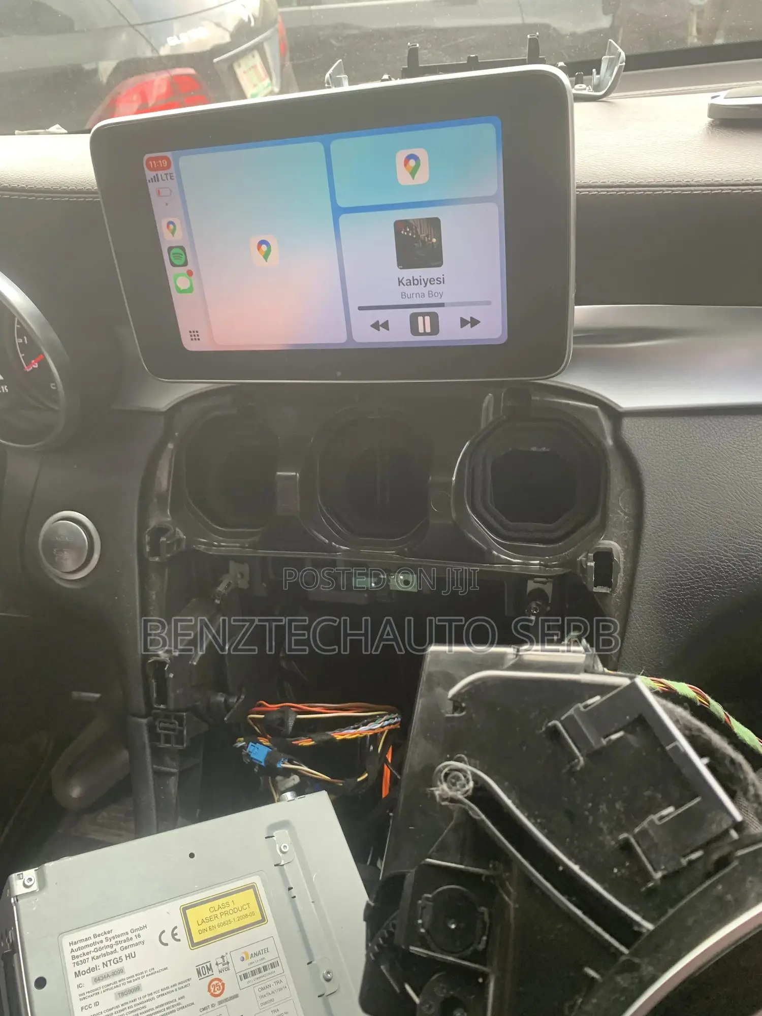 W205 (C300) Apple Car Play Mercedes Benz