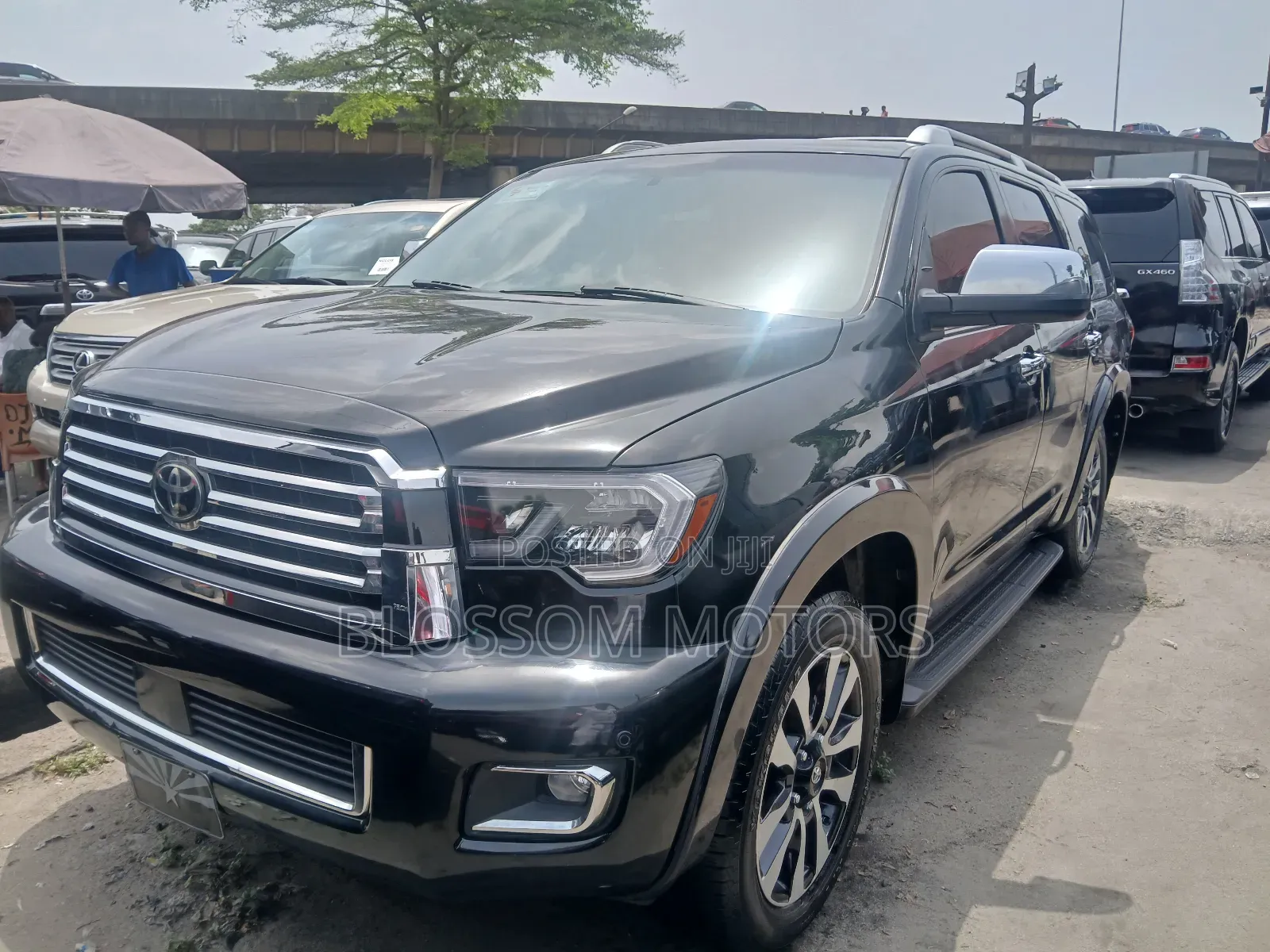 Toyota Sequoia Platinum 4dr SUV 4WD (5.7L 8cyl 6A) 2017 Black