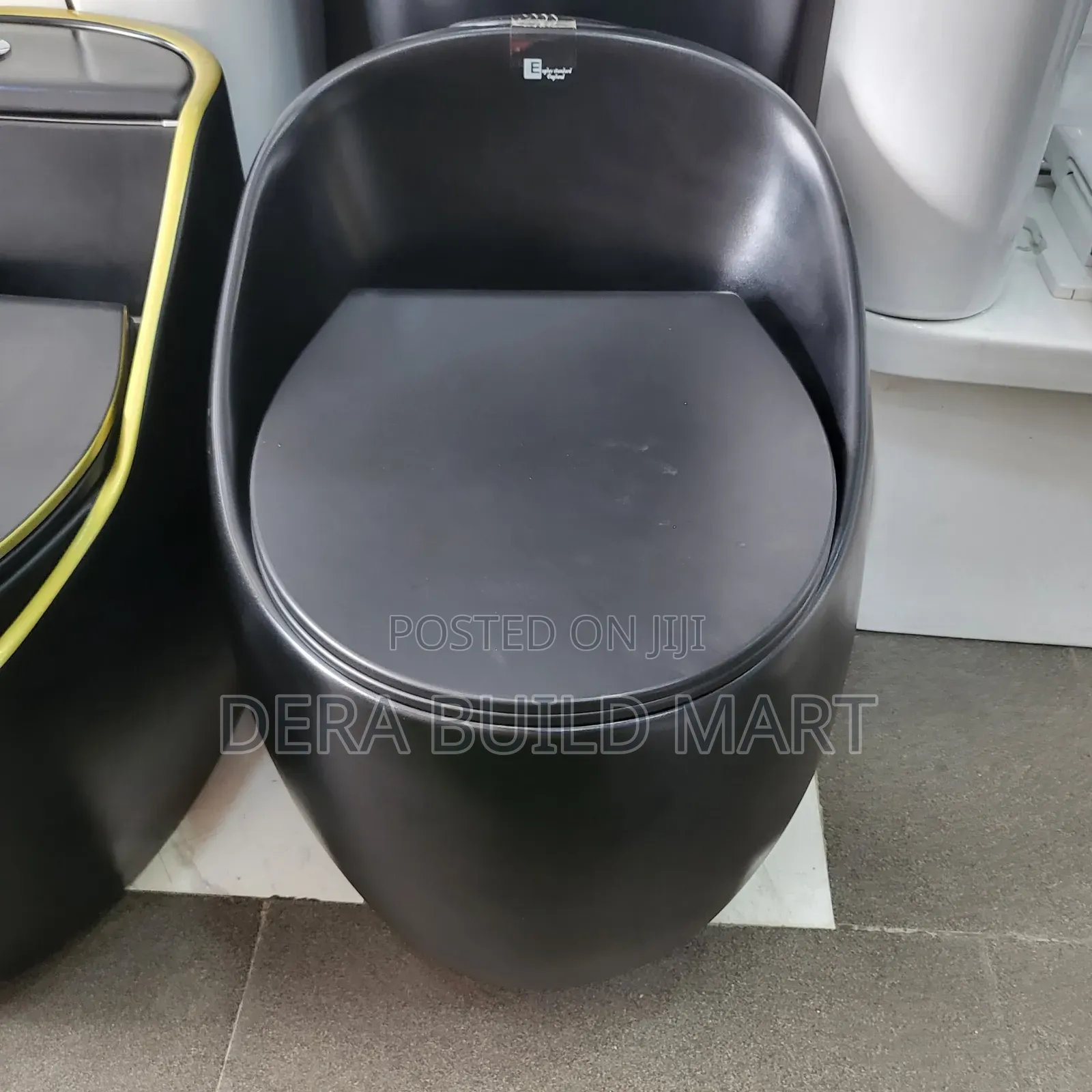 Black Color New Modern Luxury Egg Shape Water Closet