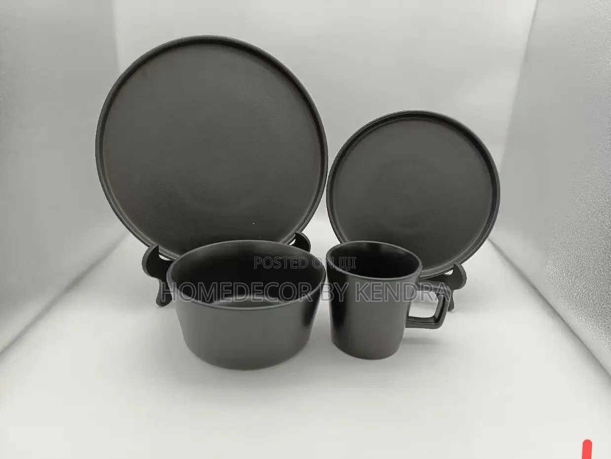 Black 16-Piece Ceramic Tableware Set, Luxurious Style