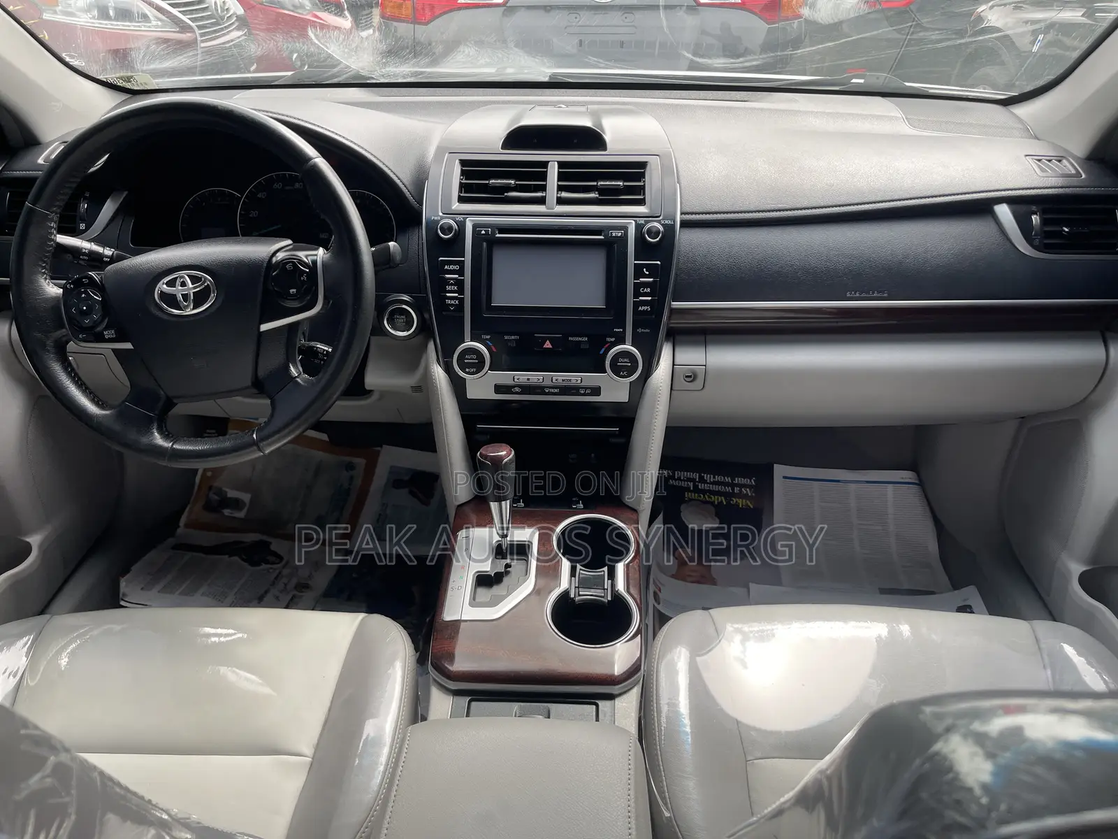 Toyota Camry XLE 4dr Sedan (2.5L 4cyl 6A) 2013 Silver