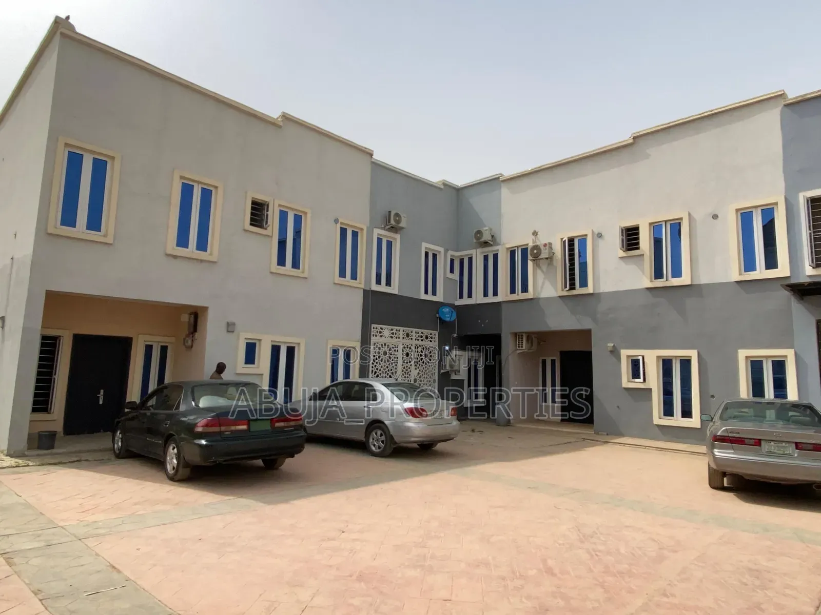 4bdrm Duplex in Gwarinpa for sale