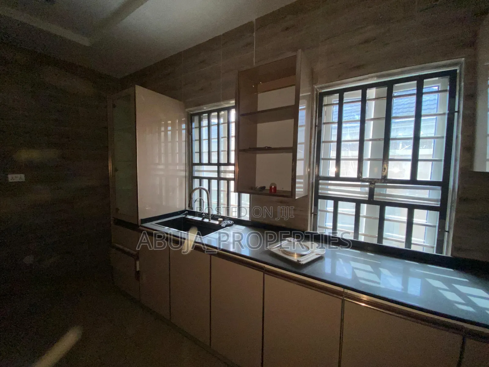 4bdrm Duplex in Gwarinpa for sale
