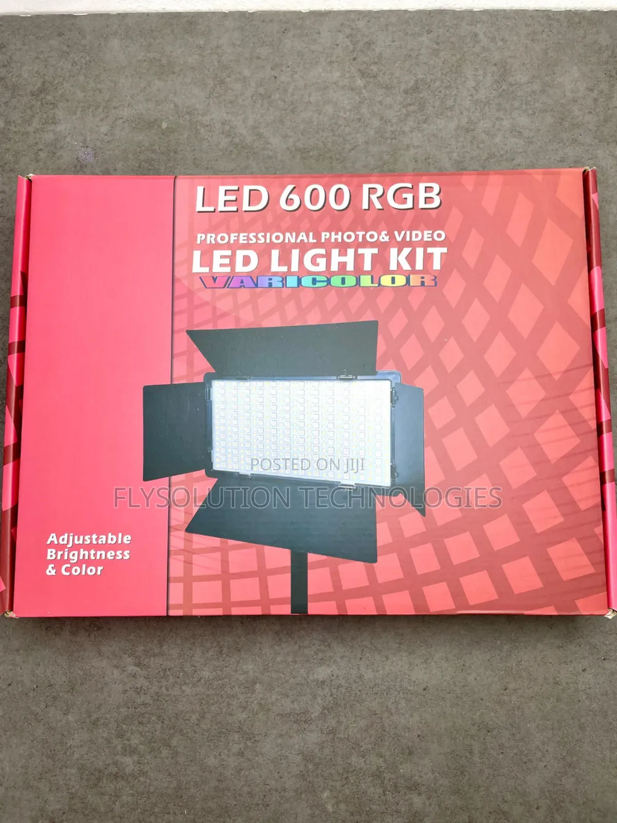 Led 600 RGB Light With Batteries Stand