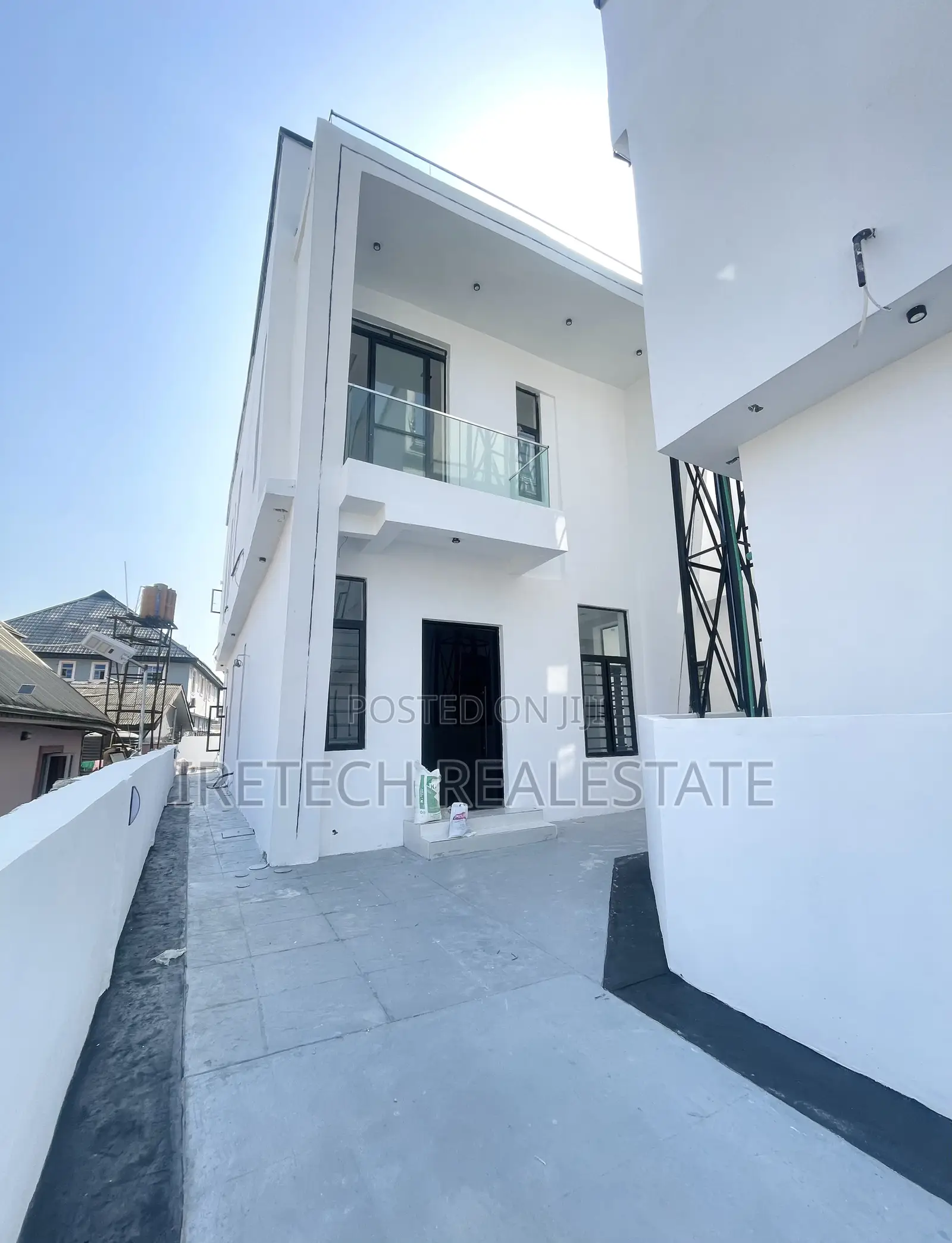 4bdrm Duplex in Ajah In A Secured, Off Lekki-Epe Expressway for sale