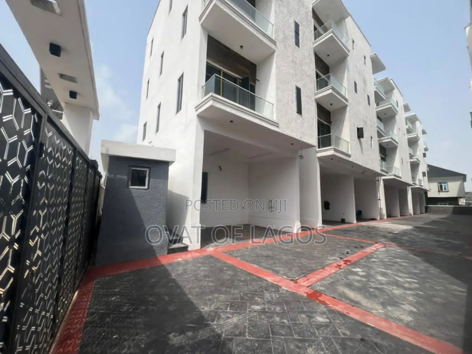 5bdrm Duplex in Chevron for rent