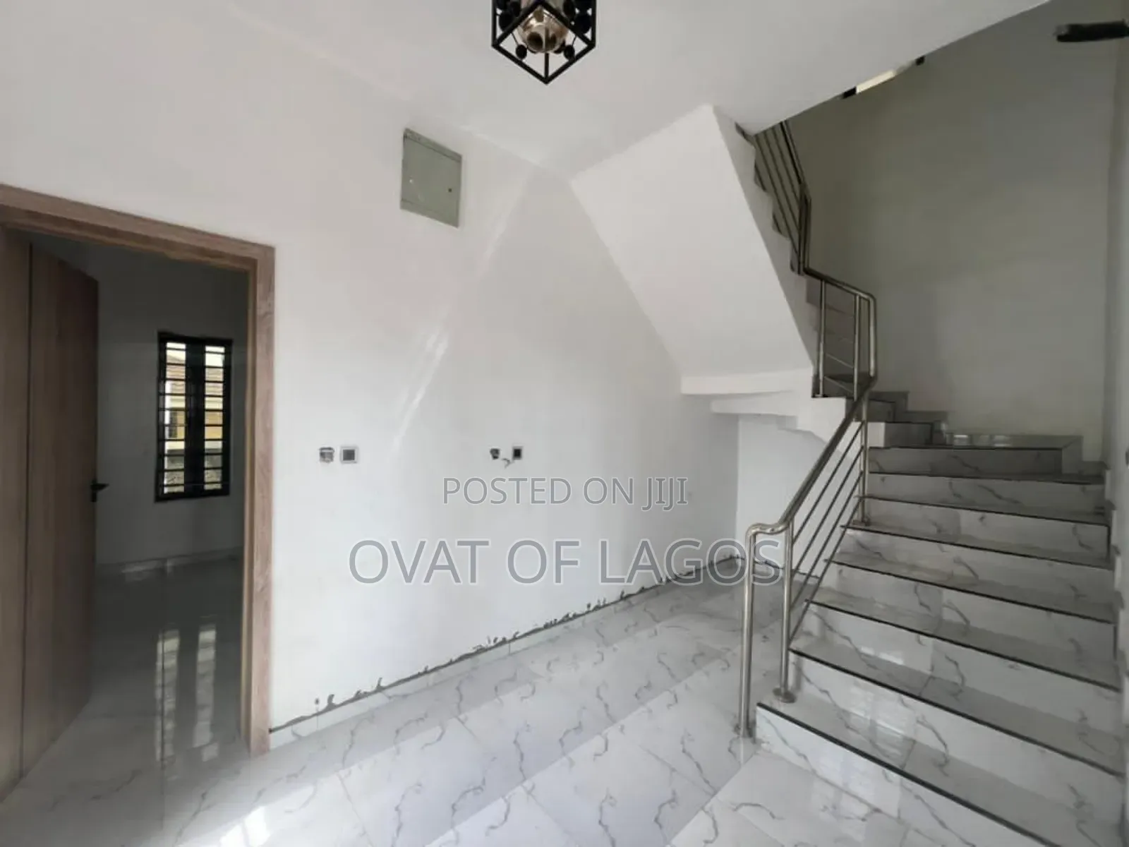 5bdrm Duplex in Chevron for rent