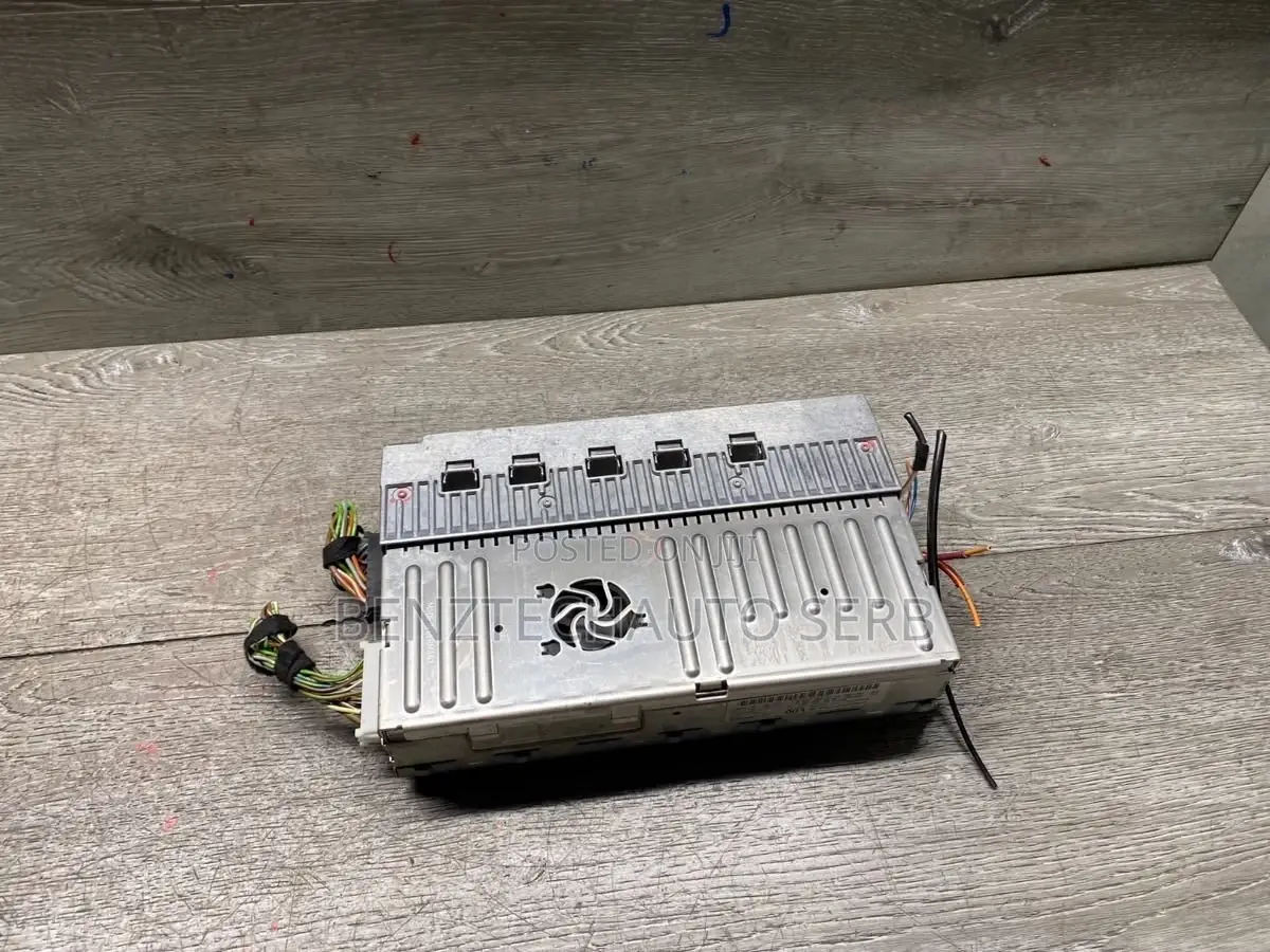 S Class Mercedes Benz Amplifier