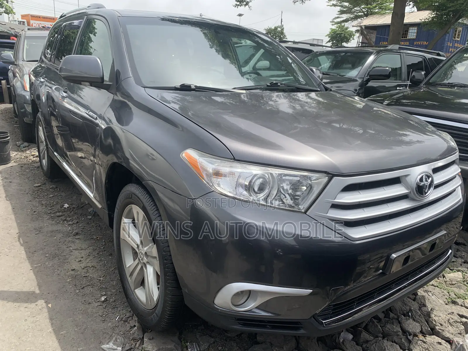 Toyota Highlander Limited 2012 Gray