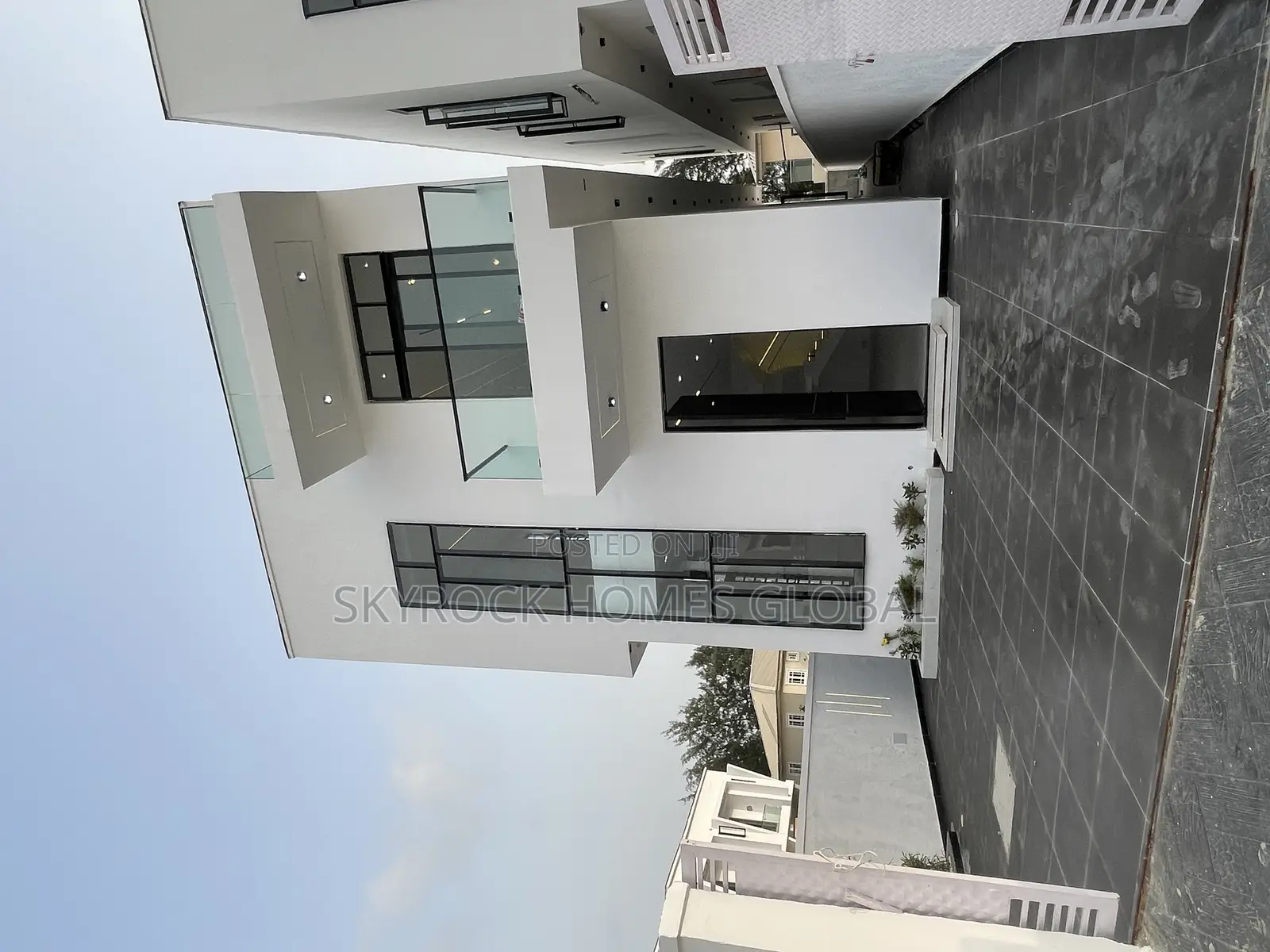 5bdrm Duplex in Ikota for sale
