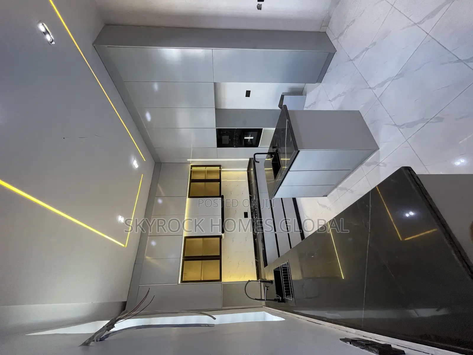 5bdrm Duplex in Ikota for sale