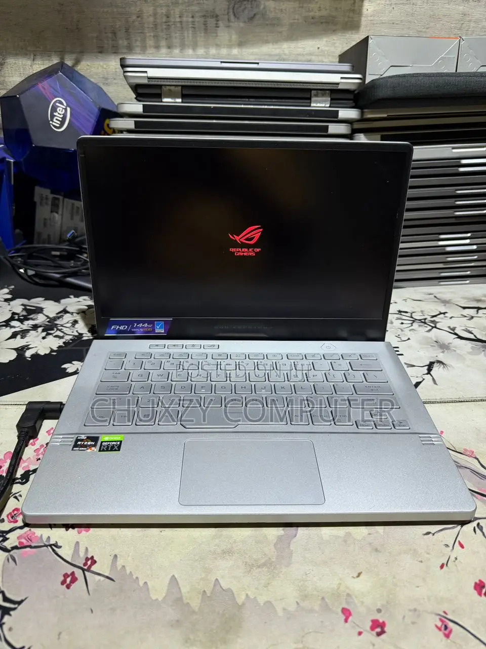 Laptop Asus ROG Zephyrus G14 16GB AMD Ryzen 9 SSD 1T