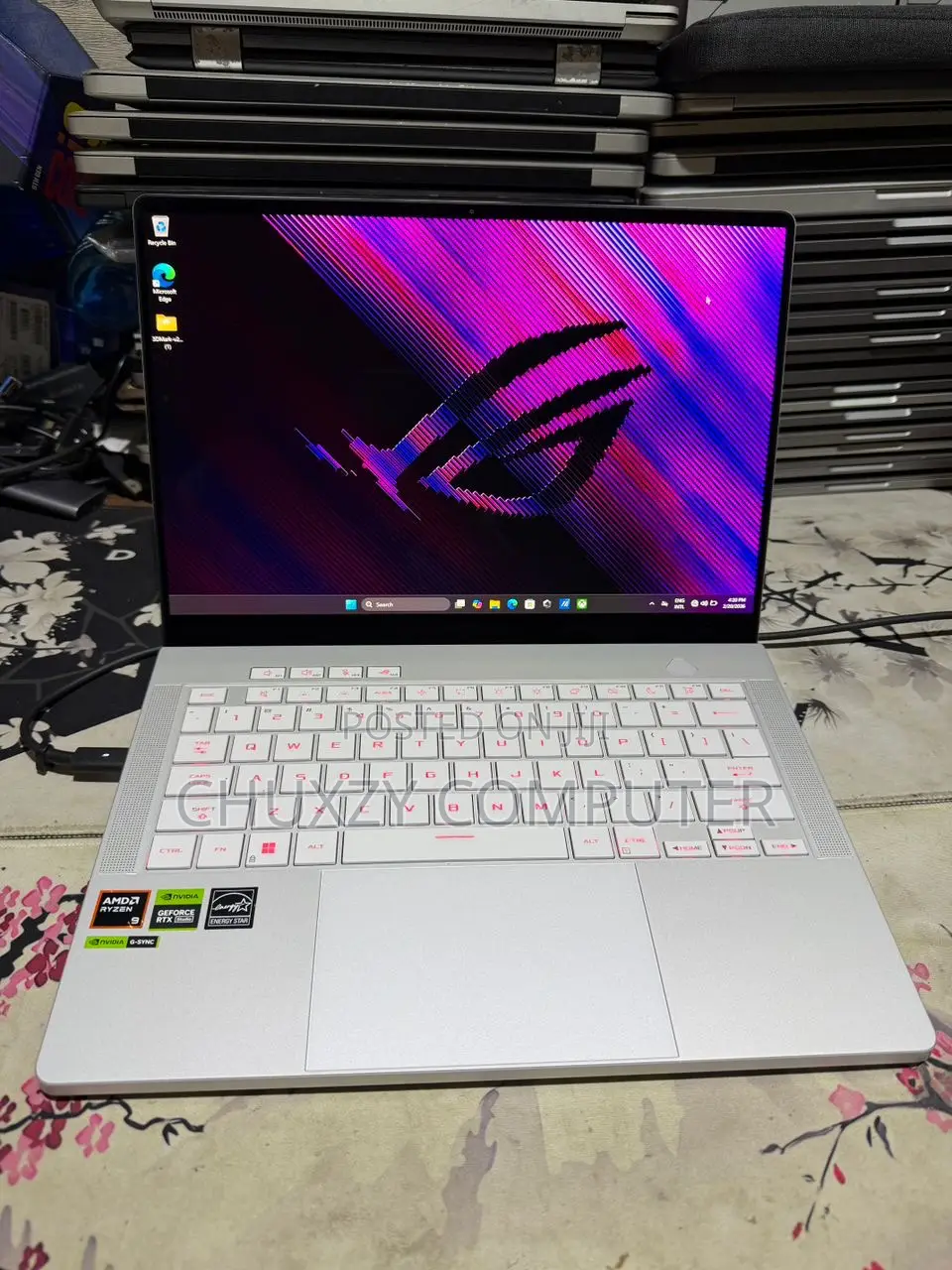 Laptop Asus ROG Zephyrus G14 16GB AMD Ryzen 9 SSD 1T