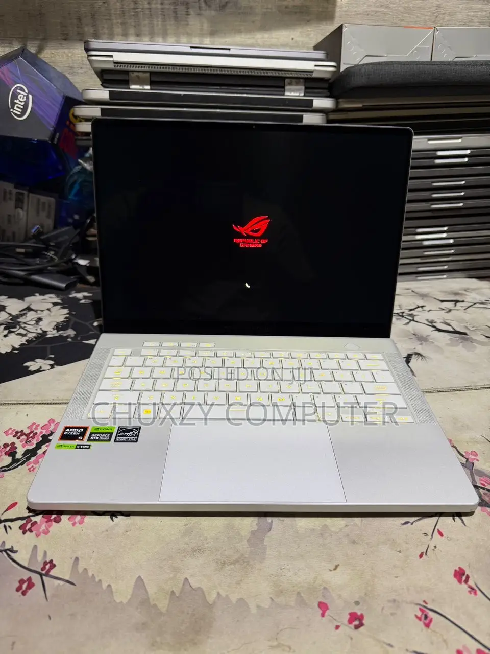 Laptop Asus ROG Zephyrus G14 16GB AMD Ryzen 9 SSD 1T