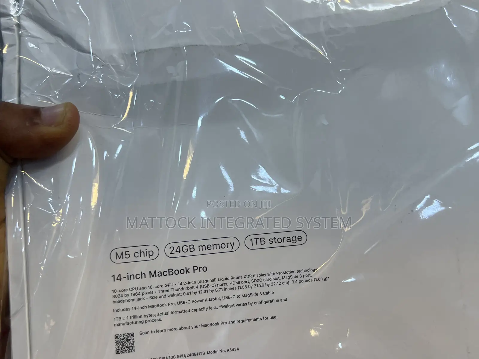 New Laptop Apple MacBook Pro 2025 M5 14-inch 24GB Apple M5 SSD 1T