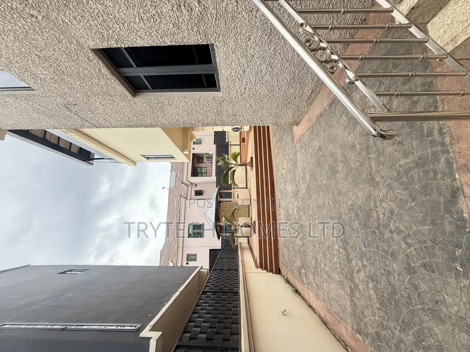 7bdrm Duplex in Katampe for sale