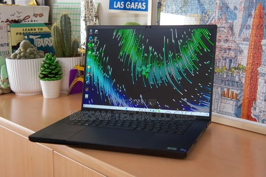 New Laptop Razer Blade Advanced 32GB Intel Core i9 SSD 2T