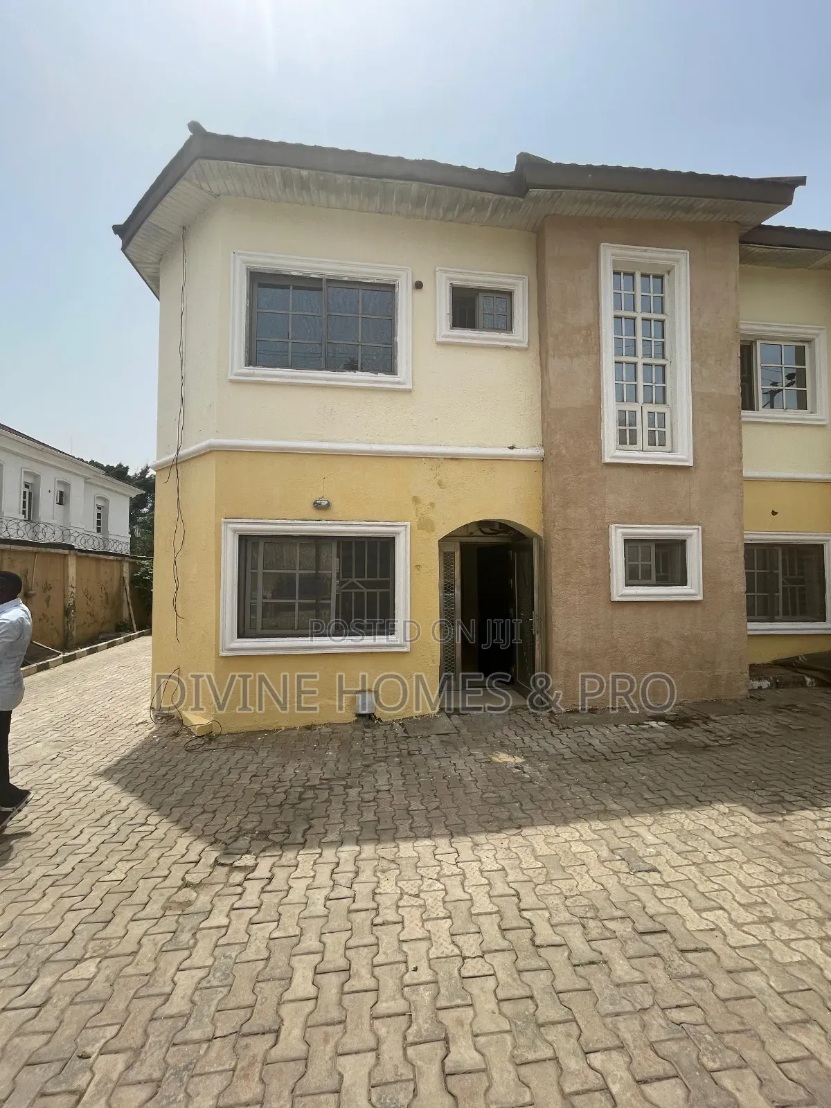 4bdrm Duplex in National Assembly, Apo District for rent