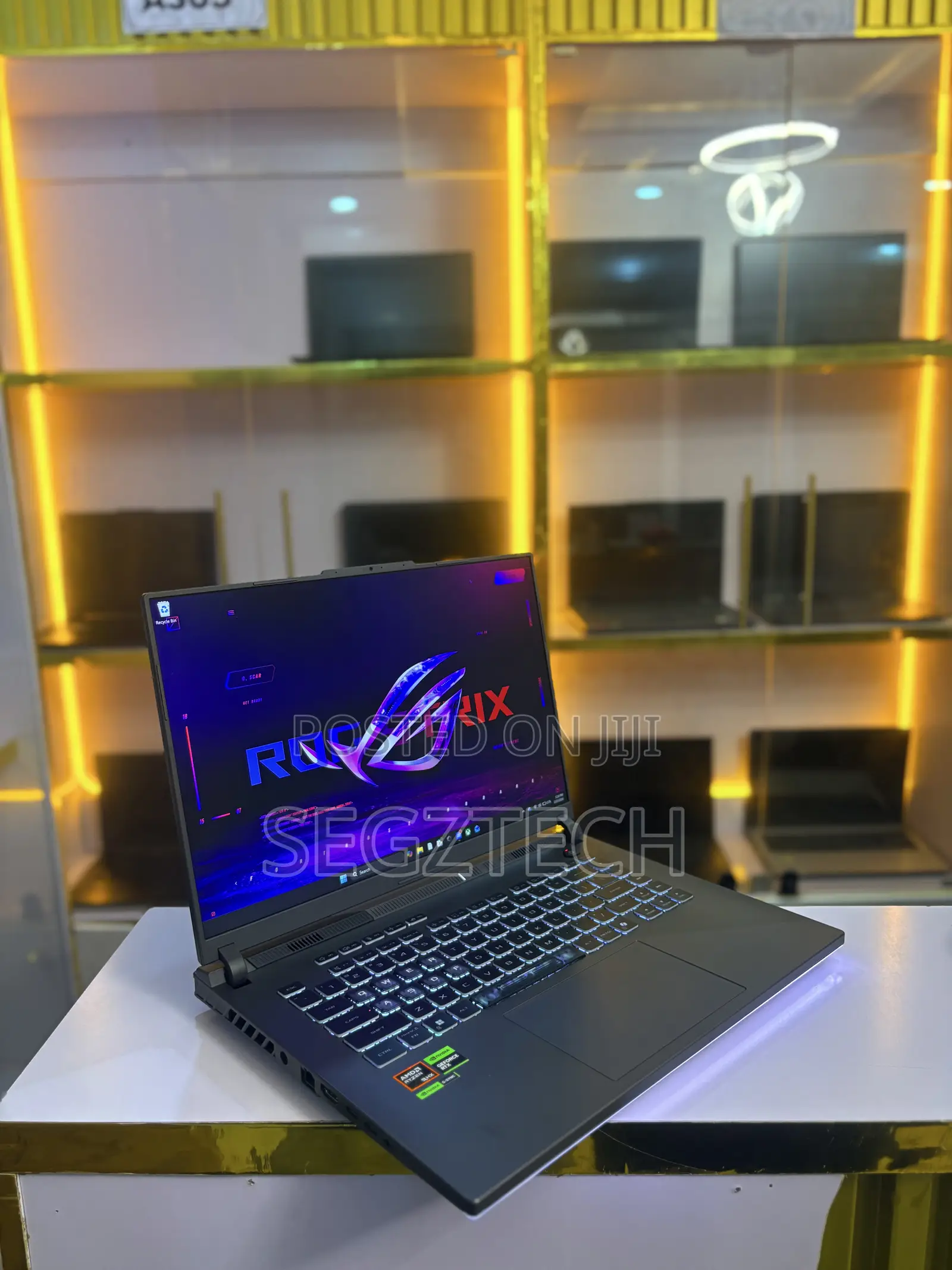 Laptop Asus ROG Zephyrus G16 24GB AMD Ryzen 9 SSD 1T