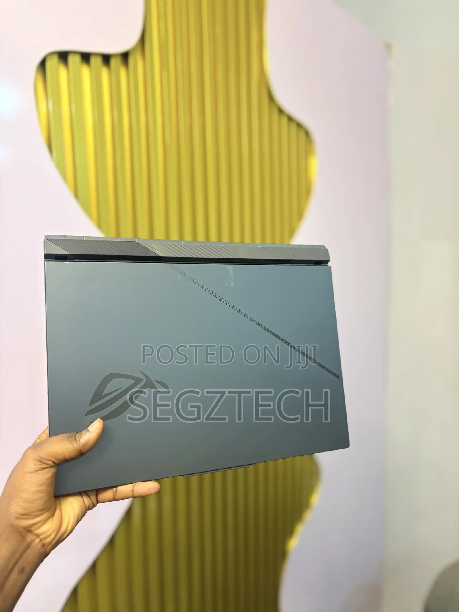 Laptop Asus ROG Zephyrus G16 24GB AMD Ryzen 9 SSD 1T