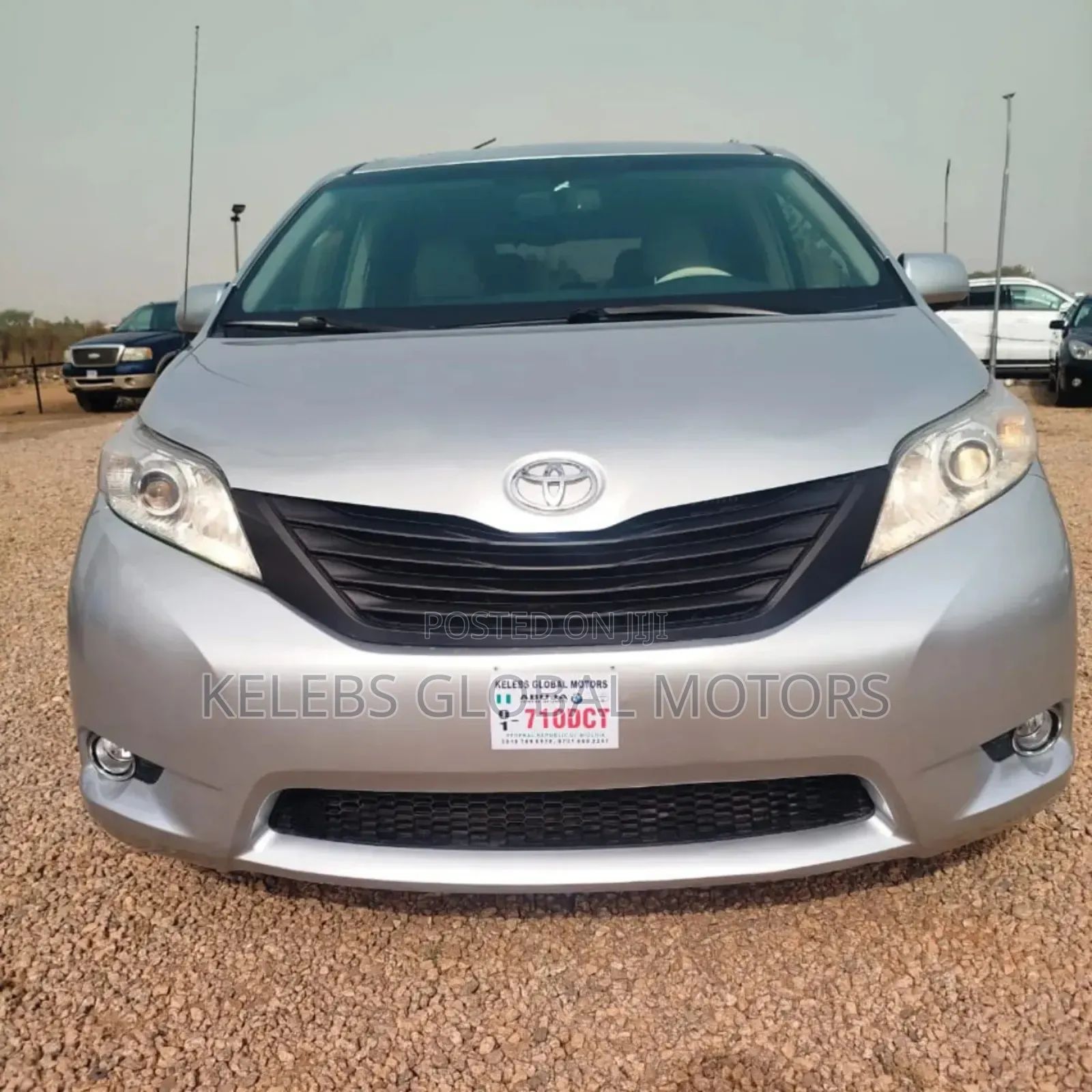 Toyota Sienna XLE 8-Passenger 4dr Minivan (3.5L 6cyl 6A) 2014 Silver