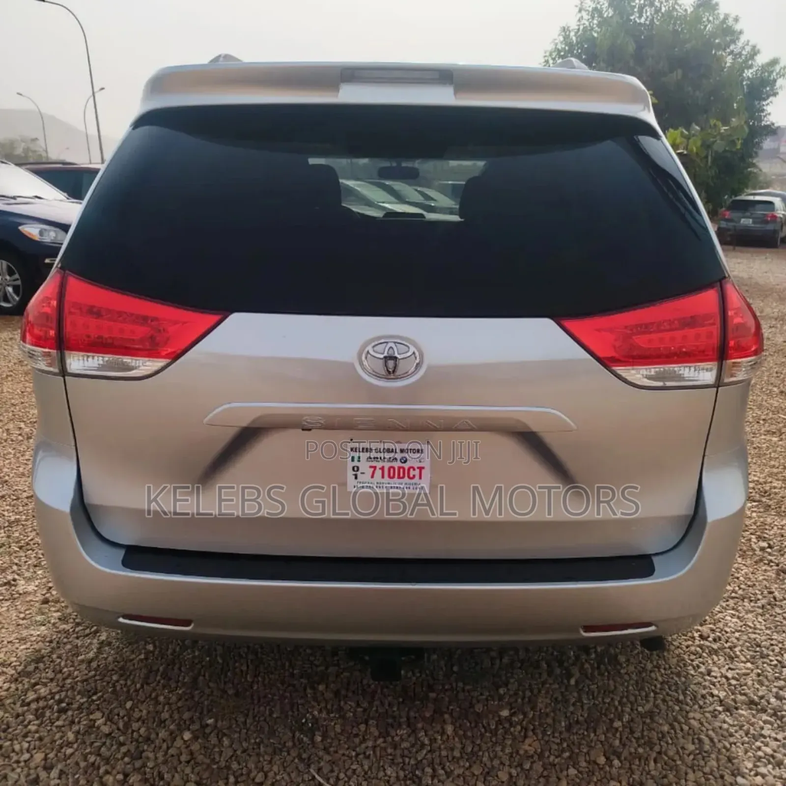 Toyota Sienna XLE 8-Passenger 4dr Minivan (3.5L 6cyl 6A) 2014 Silver