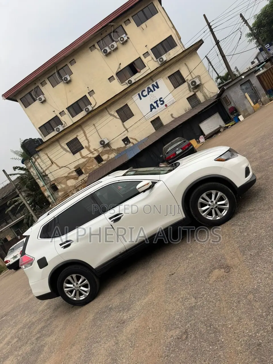 Nissan Rogue SV 4dr SUV (2.5L 4cyl CVT) 2015 White