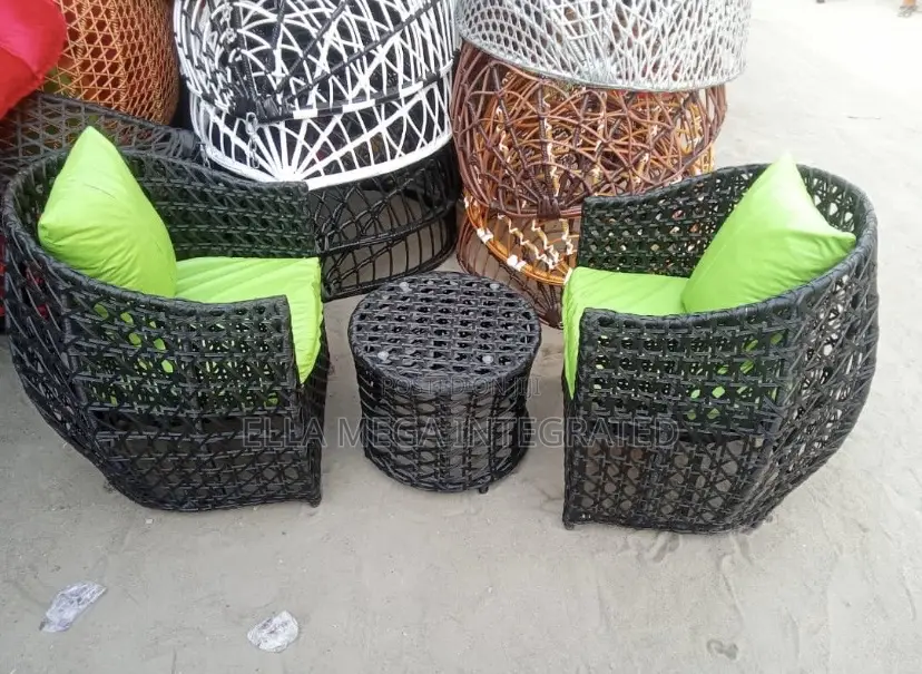 Rattan One on One Chair With Table