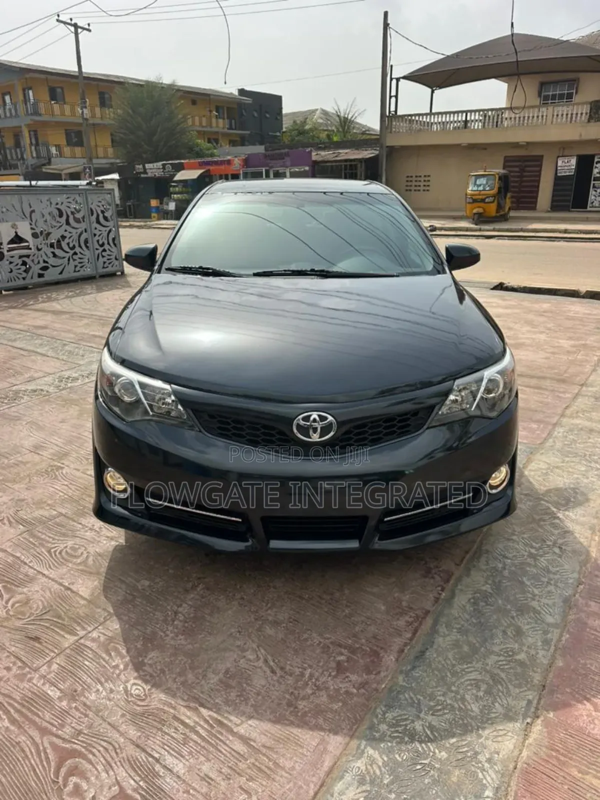 Toyota Camry SE 4dr Sedan (2.5L 4cyl 6A) 2012 Blue