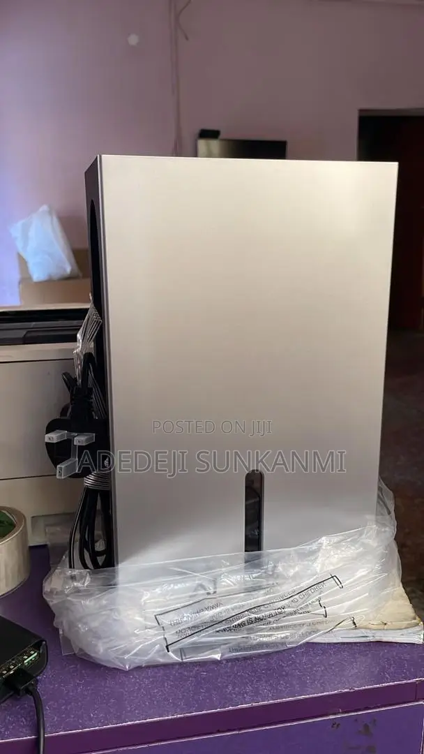 2l Mini Portable Small Dehumidifier for Home