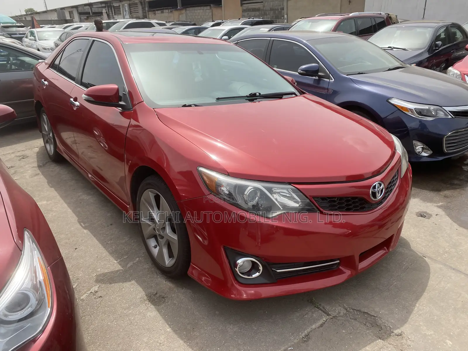 Toyota Camry SE 4dr Sedan (2.5L 4cyl 6A) 2012 Red