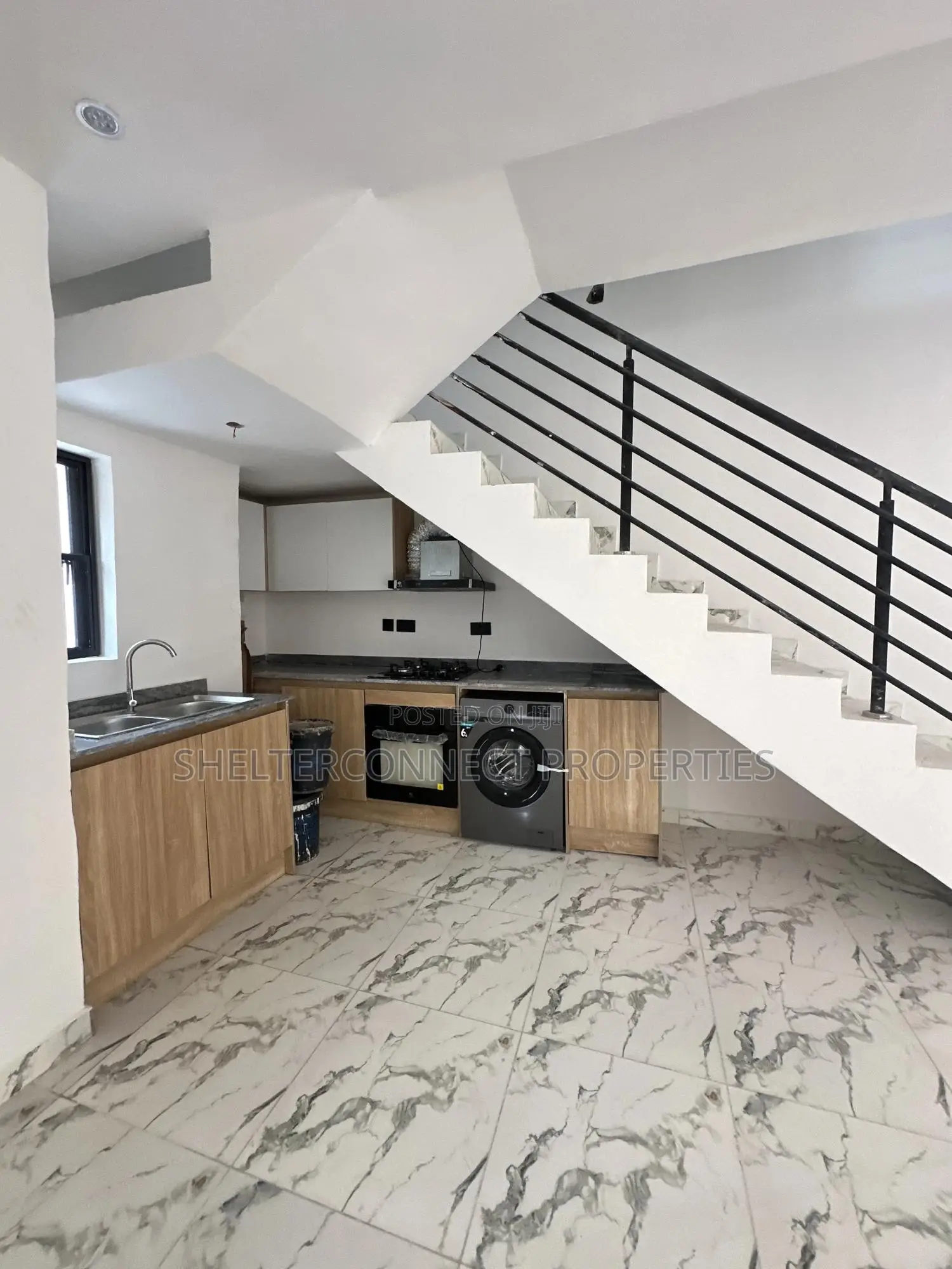 2bdrm Townhouse / Terrace in Lekki Phase 1 for rent