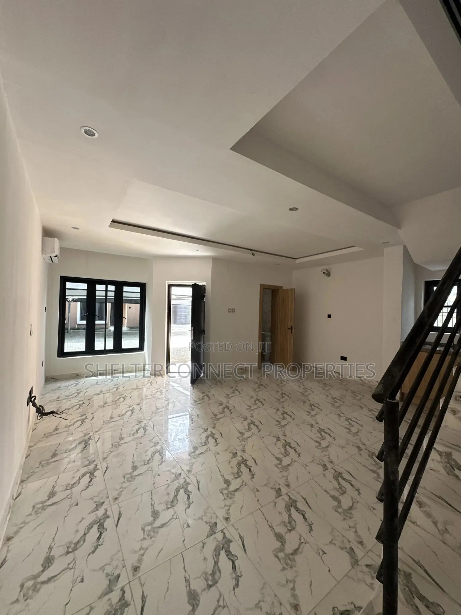 2bdrm Townhouse / Terrace in Lekki Phase 1 for rent