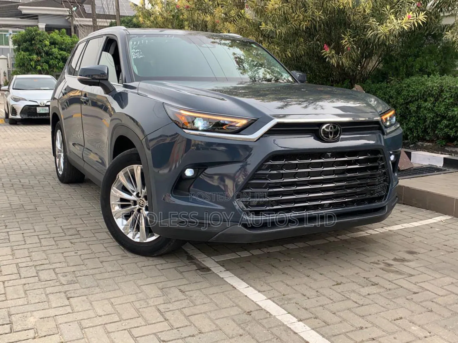 Toyota Highlander Platinum AWD 2024 Gray
