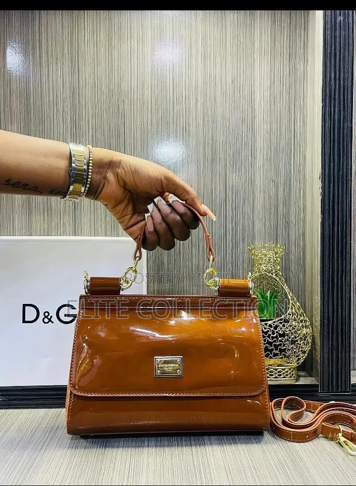 Quality D G Comes In All Colours Boxed