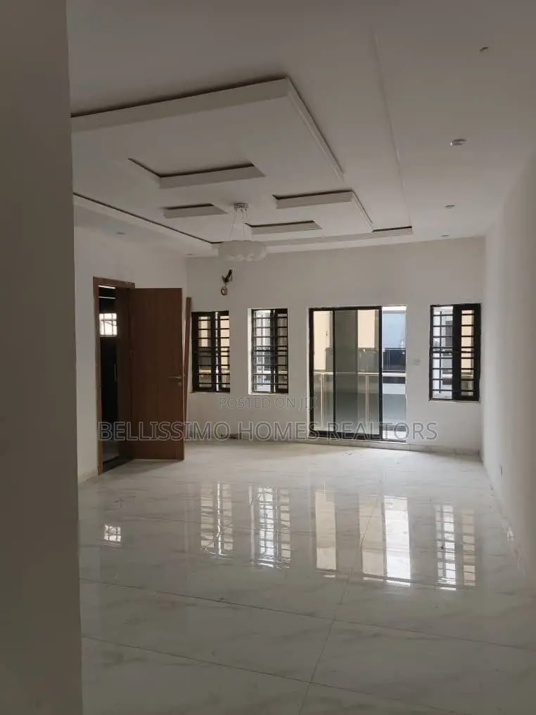 4bdrm Townhouse/Terrace in Lekki Phase 1 for sale