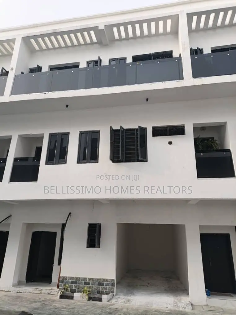 4bdrm Townhouse/Terrace in Lekki Phase 1 for sale