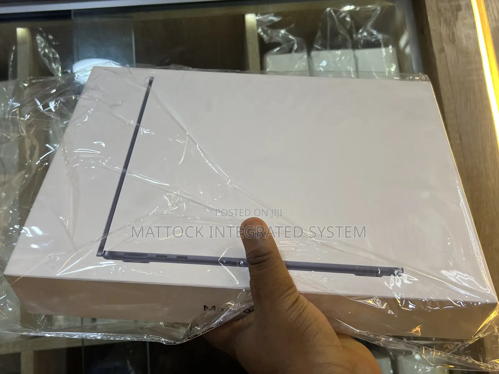 New Laptop Apple MacBook Air 2025 M4 13-inch 16GB Apple M4 SSD 512GB