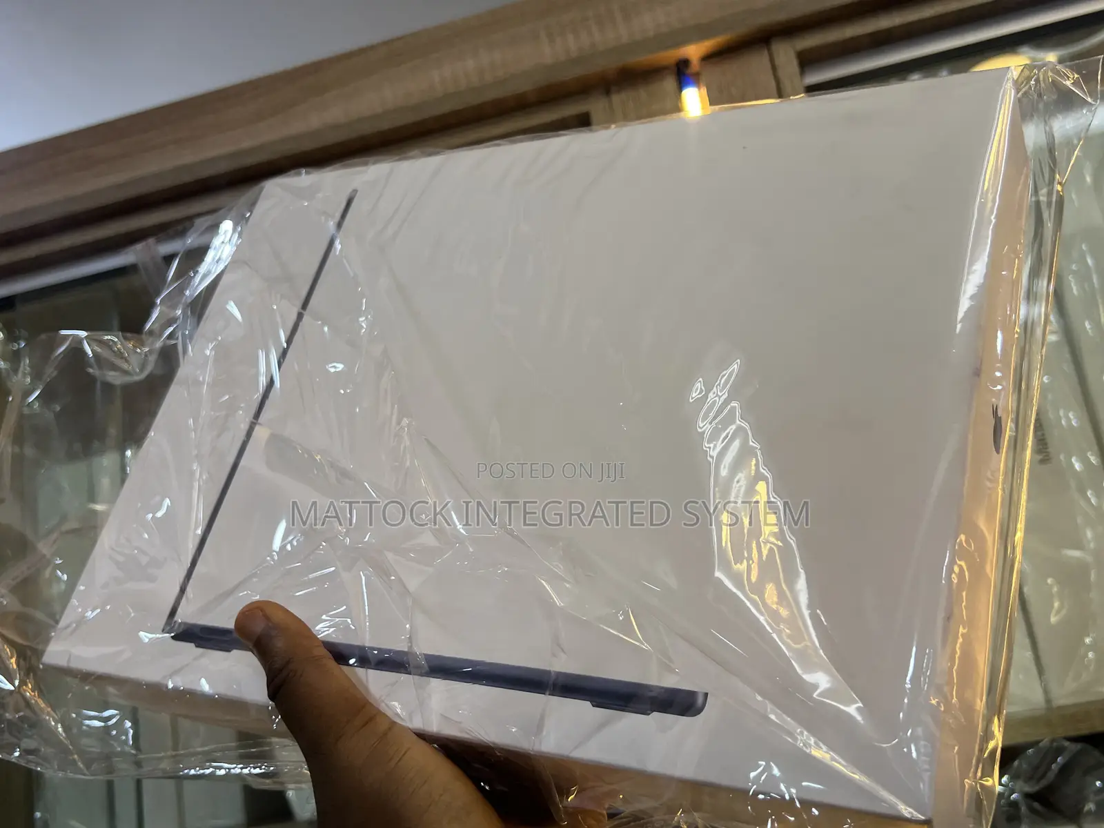 New Laptop Apple MacBook Air 2025 M4 13-inch 16GB Apple M4 SSD 512GB