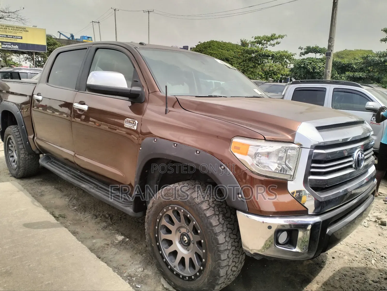 Toyota Tundra 1794 5.7L V8 w/FFV 4x4 CrewMax 5.6 ft. box 145.7 in. WB